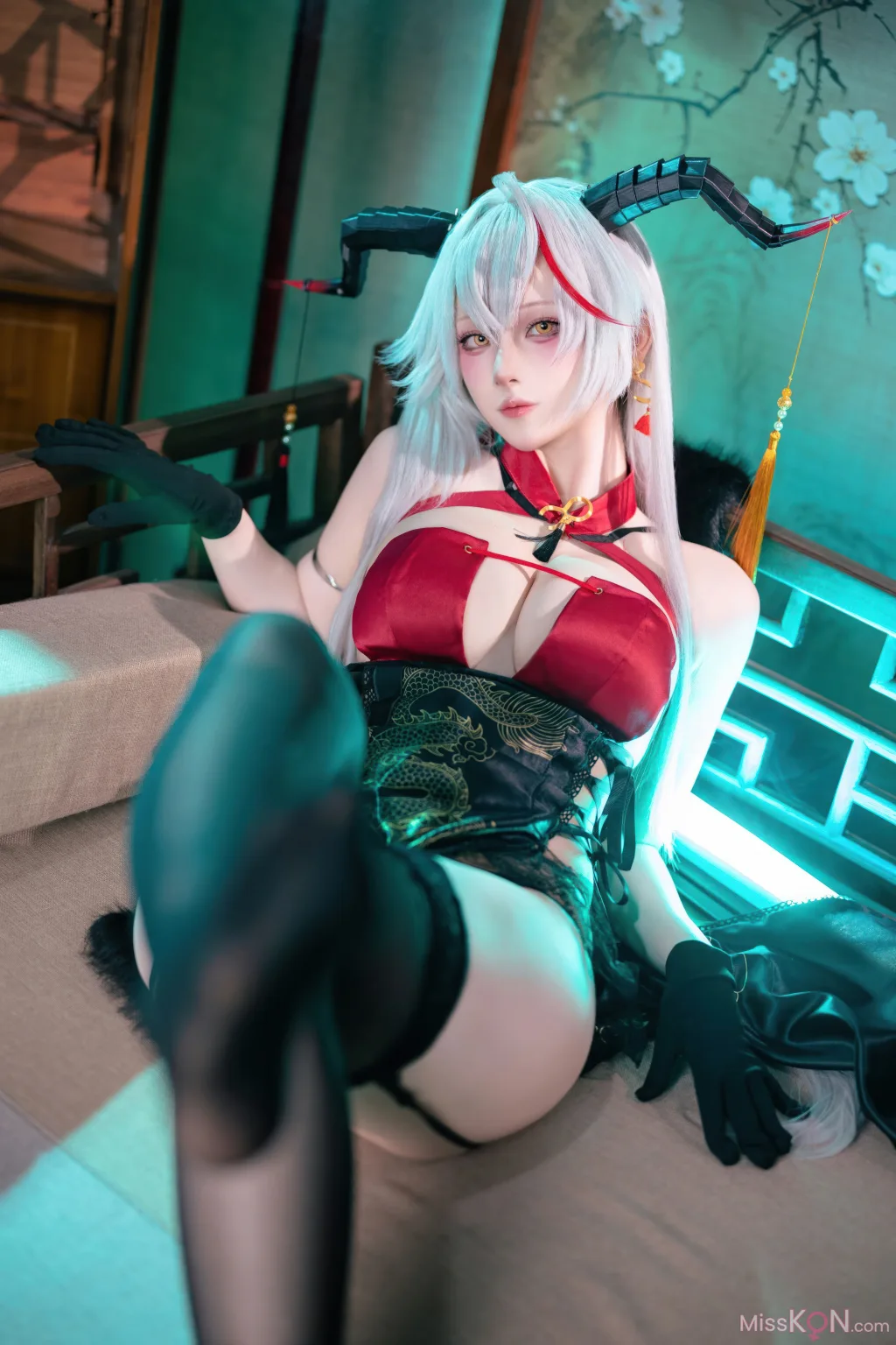 Coser@屿鱼: 碧蓝航线 埃吉尔旗袍 (50 photos)