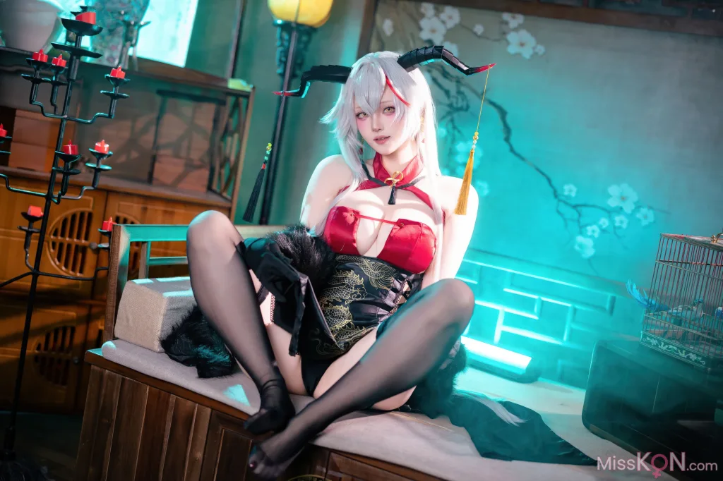 Coser@屿鱼: 碧蓝航线 埃吉尔旗袍 (50 photos)