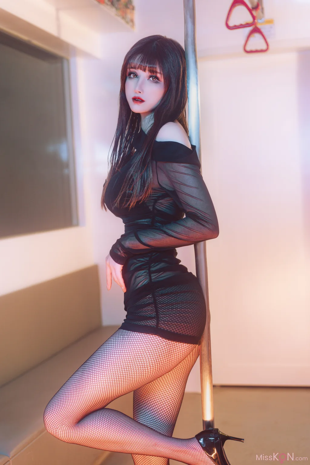 Coser@鹿八岁: 地铁の调教 (66 ảnh)