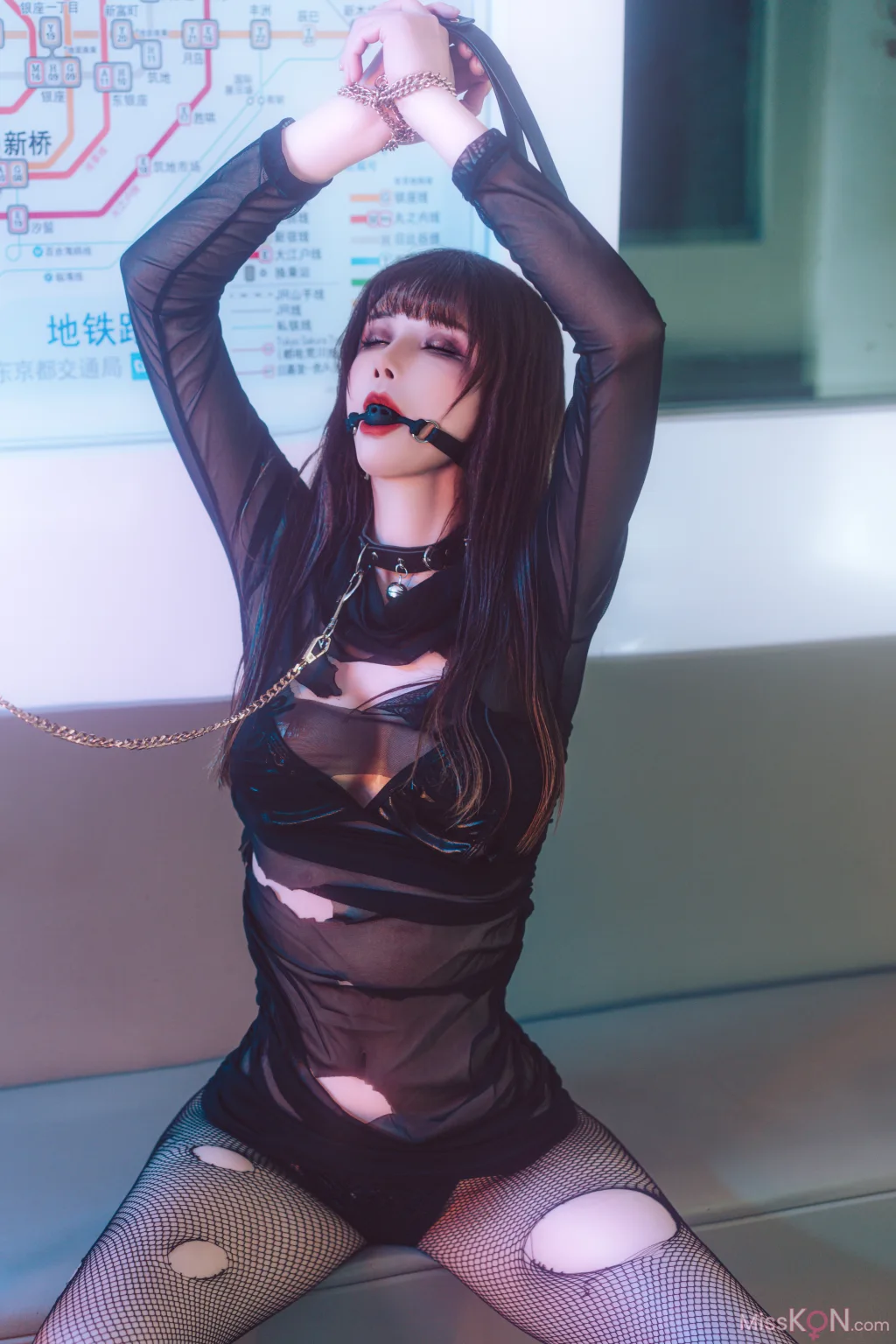 Coser@鹿八岁: 地铁の调教 (66 ảnh)