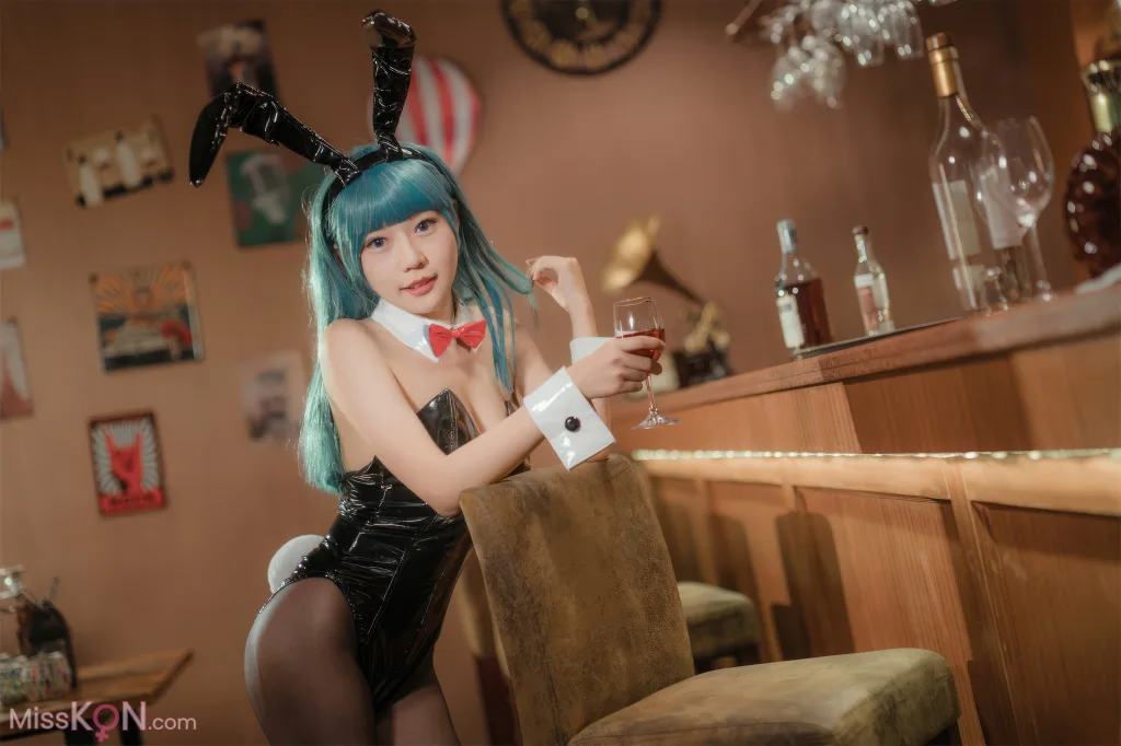 Coser@香草喵露露: 七龙珠 布玛 兔女郎 (30 photos)