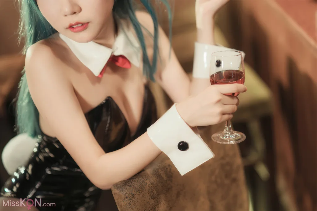 Coser@香草喵露露: 七龙珠 布玛 兔女郎 (30 photos)