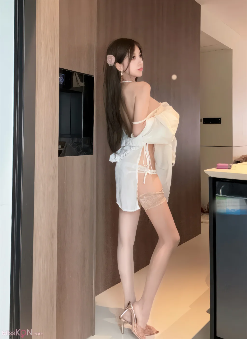 Coser@过期米线线喵: 羞涩の妻 (39 photos)