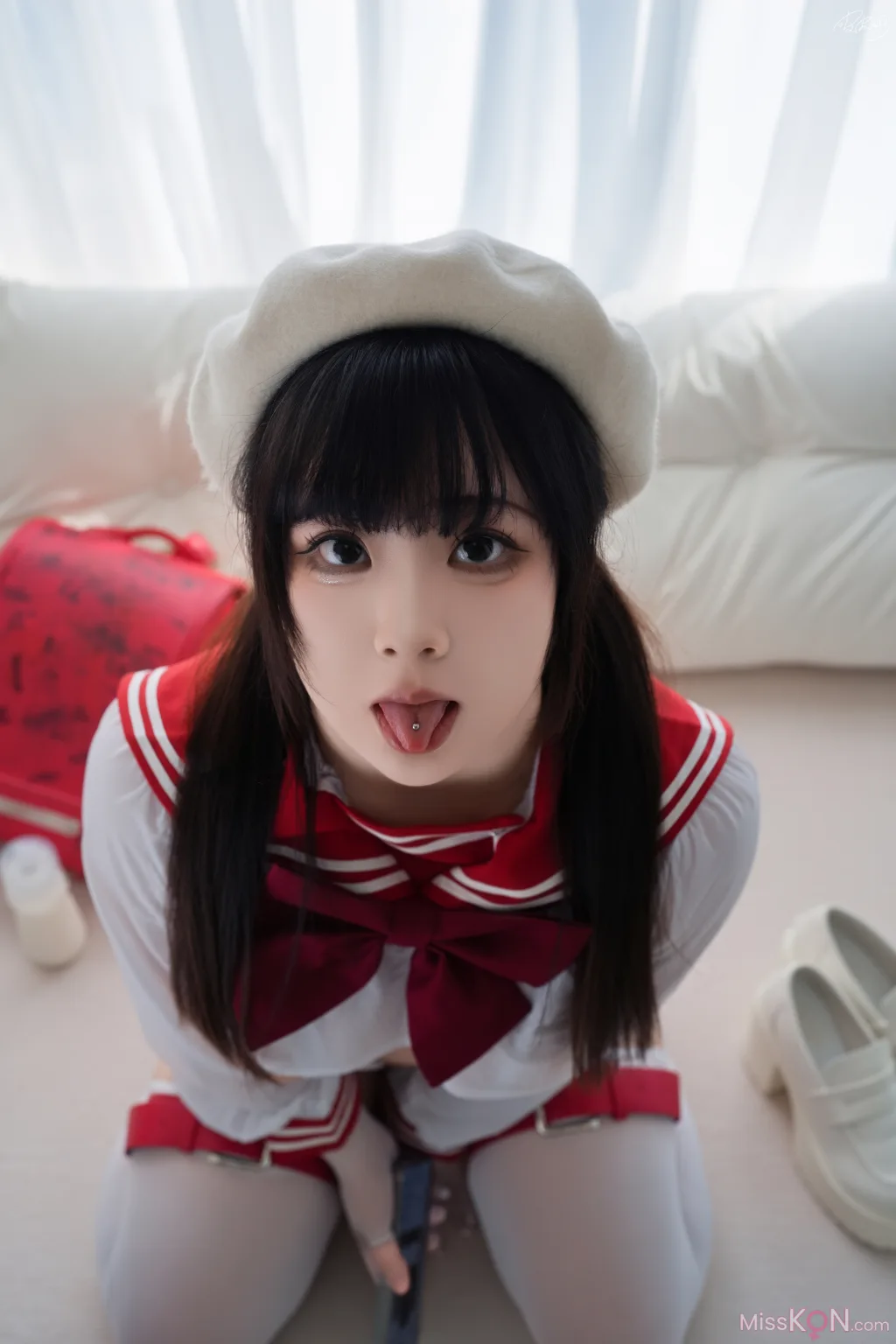 Coser@皮皮奶可可爱了啦: JK红书包 (47 photos)