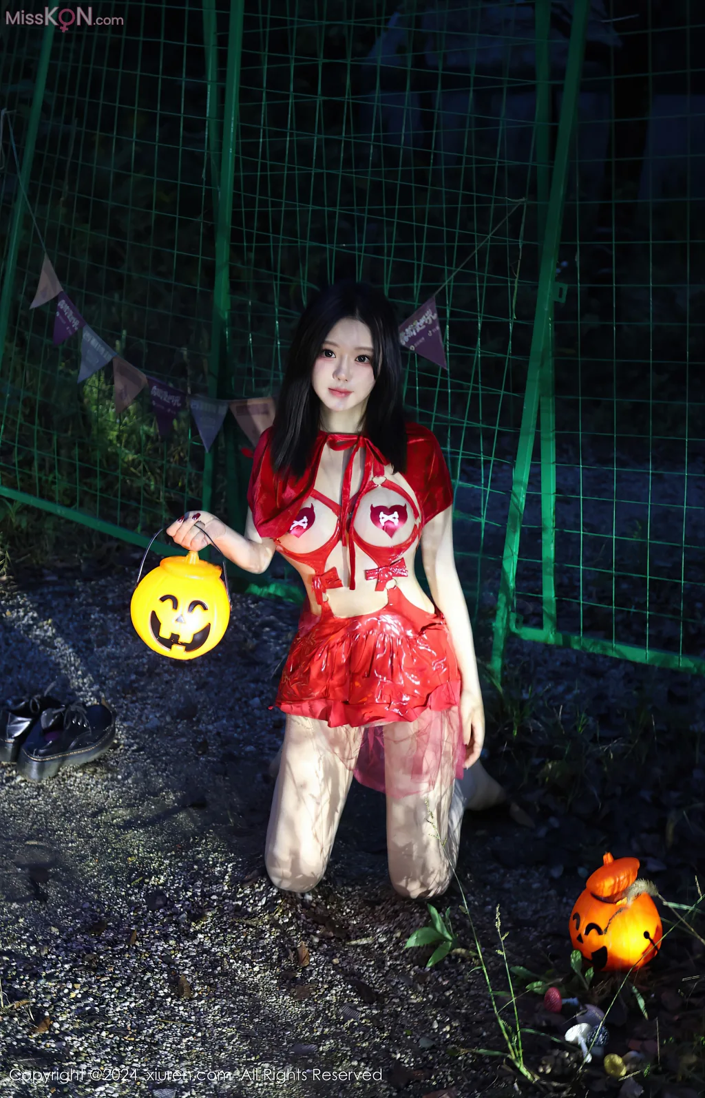 XIUREN No.9376 – 9390 (1174 photos)