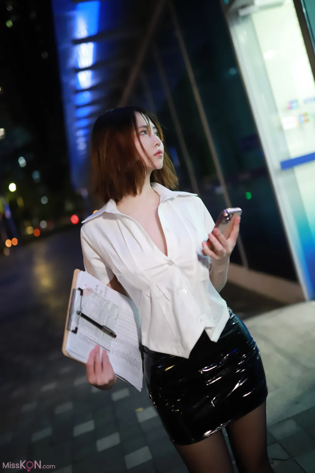 Coser@上杉绘梨落: 被人跟踪 (102 photos)
