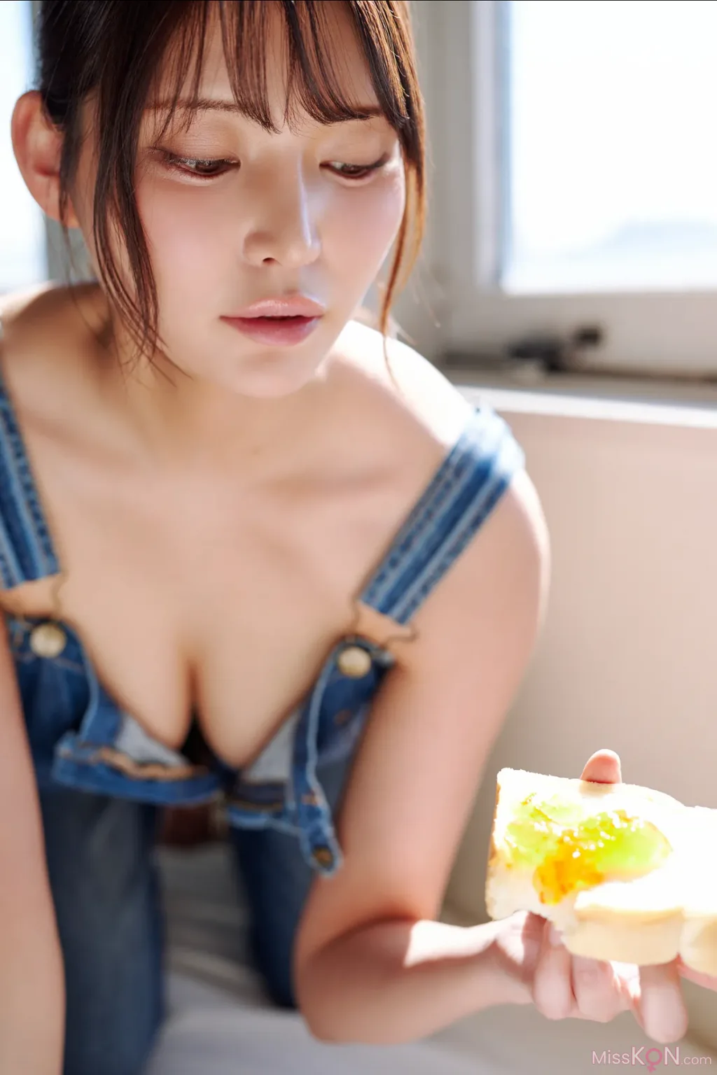 [JP] Nitori Sayaka (似鳥沙也加): FRIDAY GOLD A to Z Vol.5+6+7 (48 ảnh)