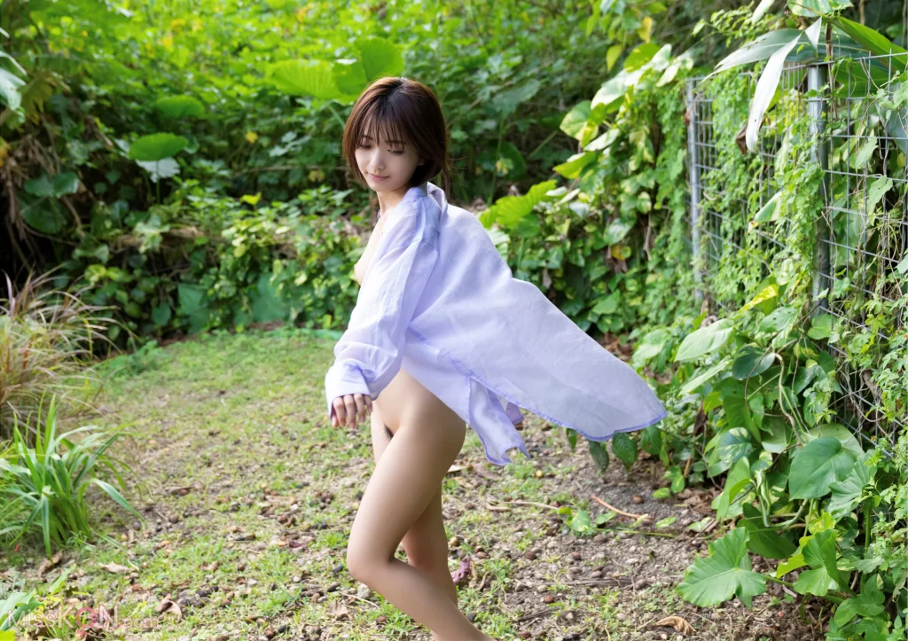 [JP] Riko Hoshino (星乃莉子): 1st 写真集 Etoile 莉子セレクション (52 photos) – Page 2