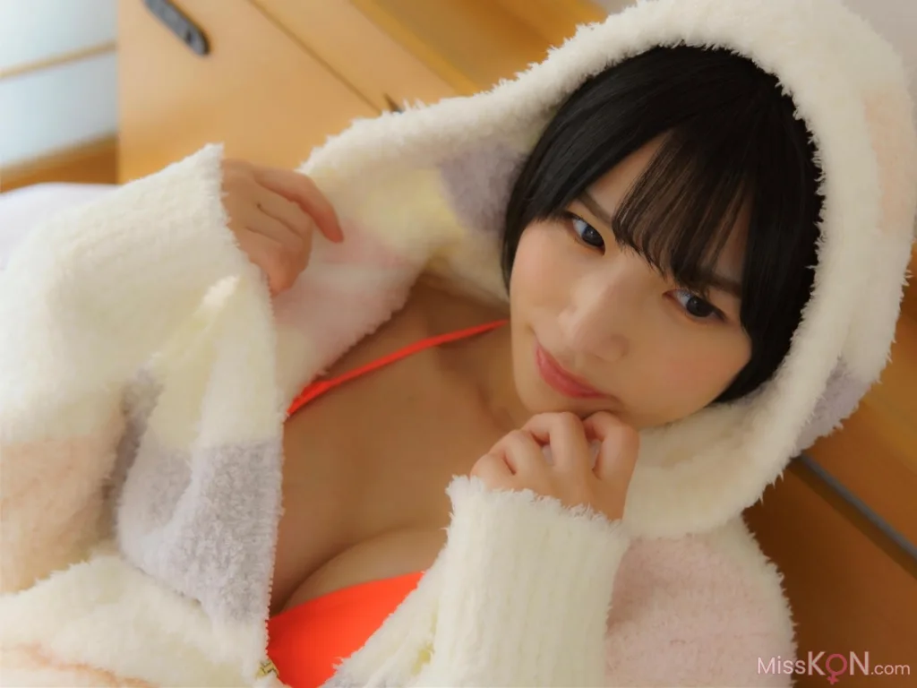 [JP] Riina Murakami (村上りいな): フェティッシュ写真集 『ニーハイソックスになりたくて』 (エンタメ娯楽ちゃんねる) (142 photos)