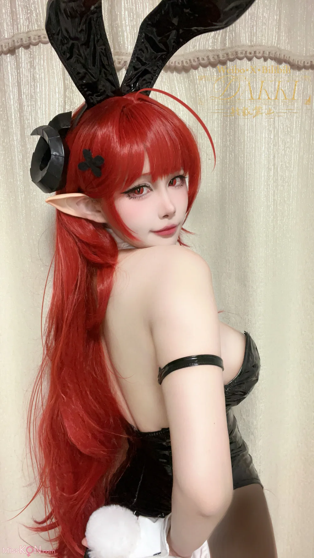 Coser@Dakki伊: 碧蓝航线兴登堡自拍 (27 photos)