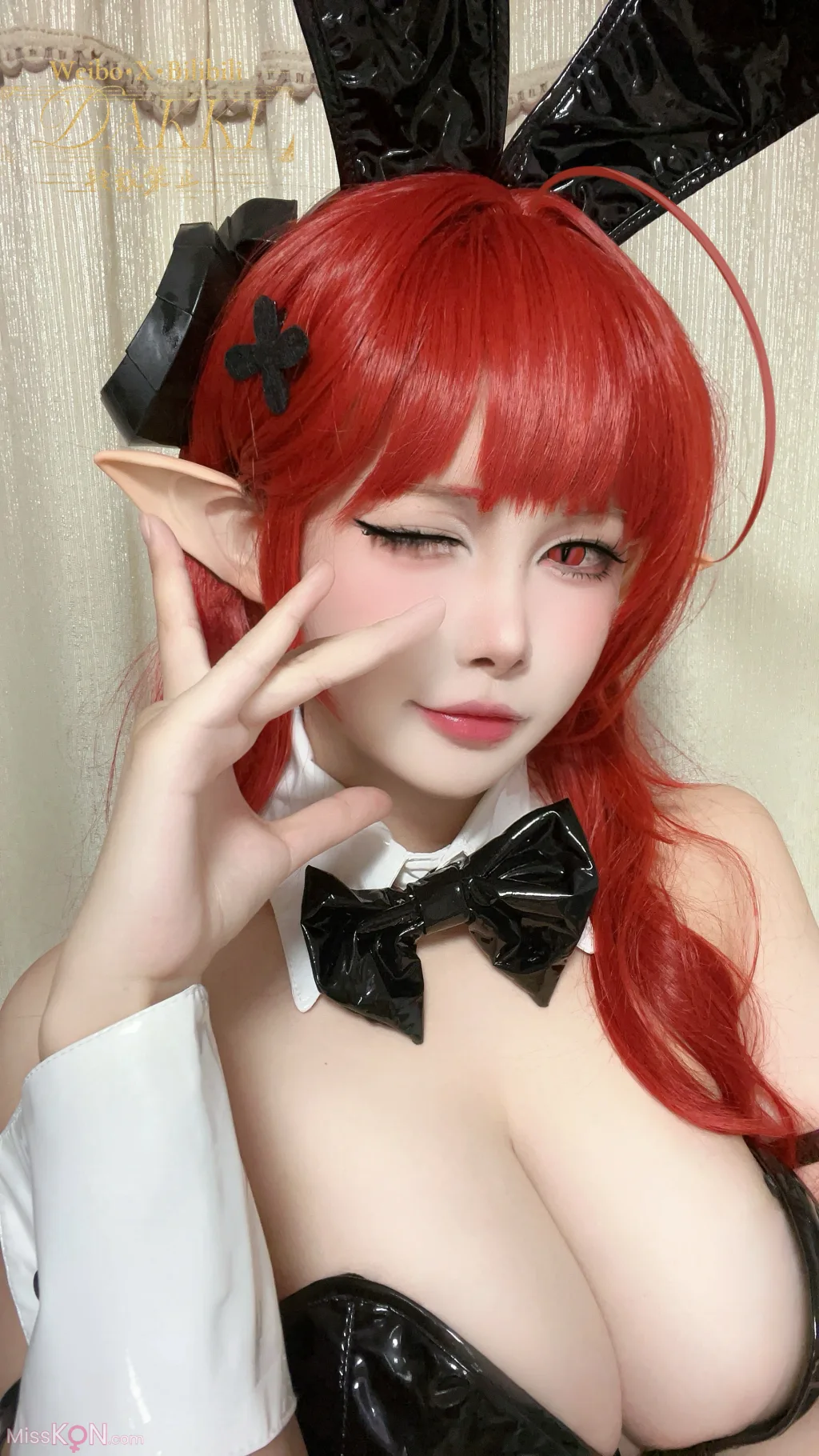 Coser@Dakki伊: 碧蓝航线兴登堡自拍 (27 photos)