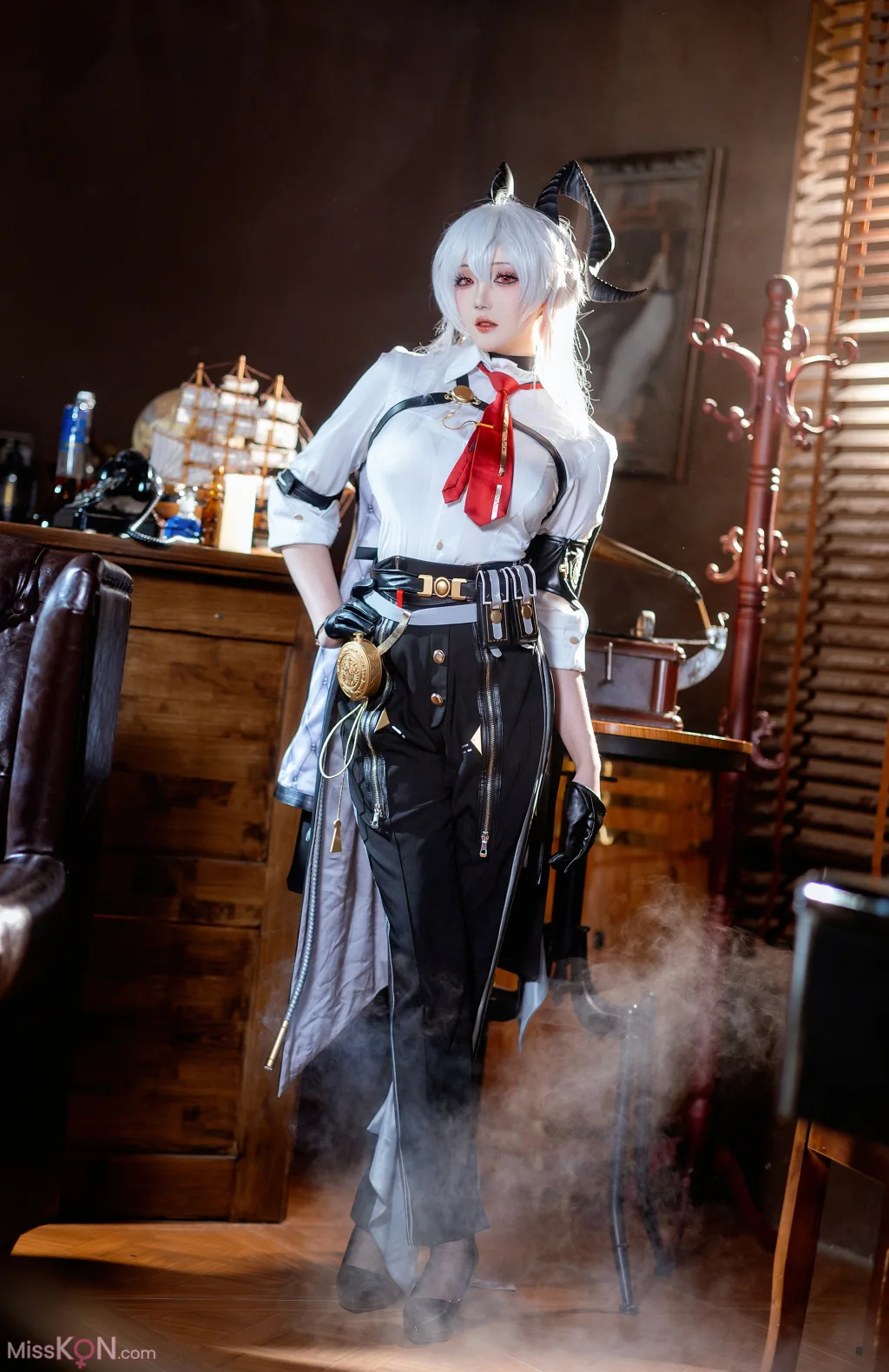 Coser@瓜希酱: 鸣潮 赞妮 (20 photos)