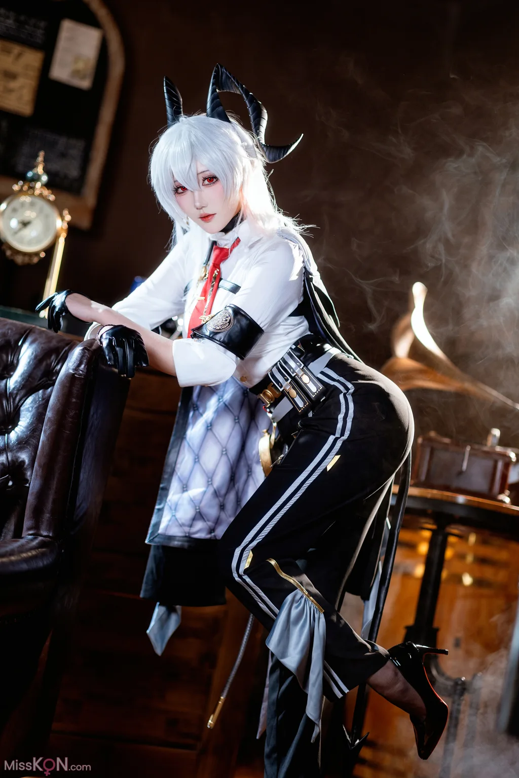 Coser@瓜希酱: 鸣潮 赞妮 (20 photos)