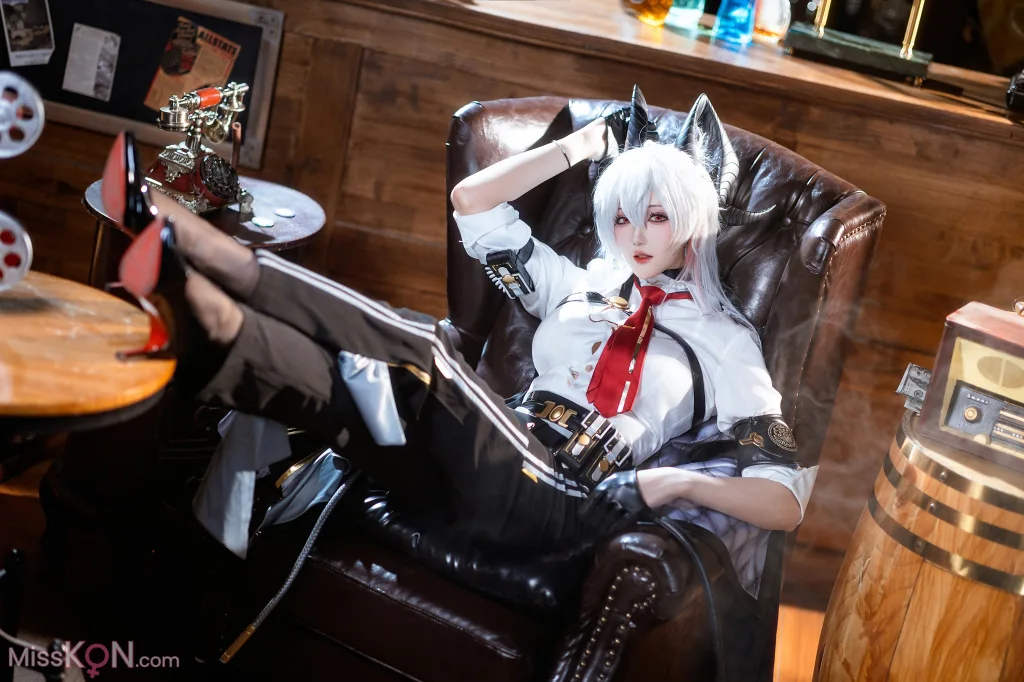 Coser@瓜希酱: 鸣潮 赞妮 (20 photos)