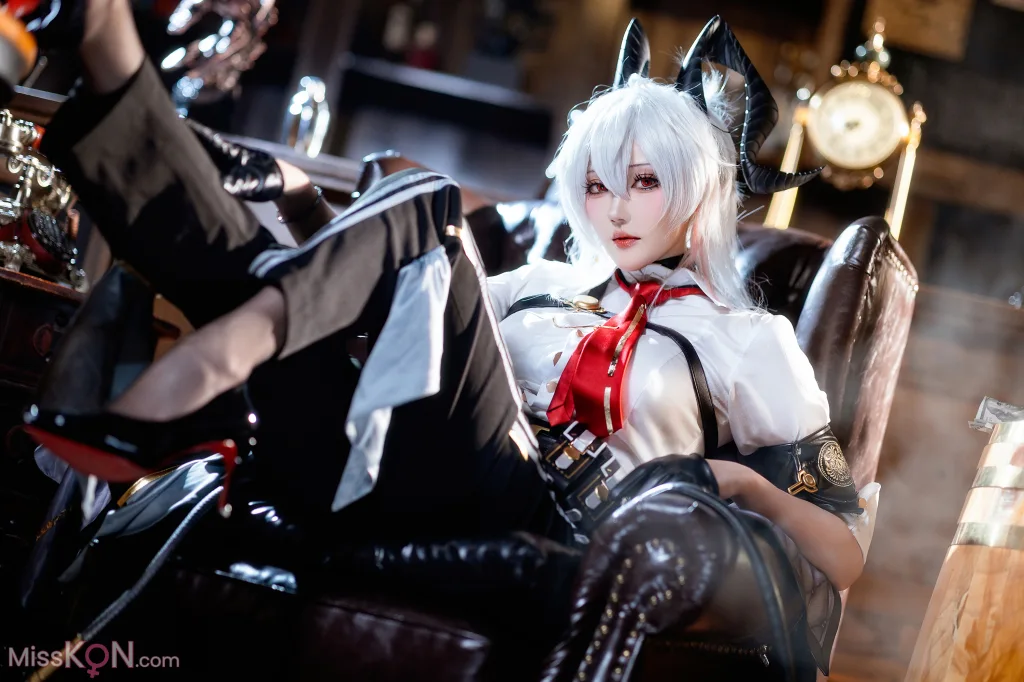 Coser@瓜希酱: 鸣潮 赞妮 (20 photos)