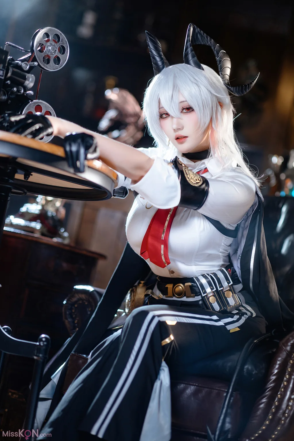 Coser@瓜希酱: 鸣潮 赞妮 (20 photos)