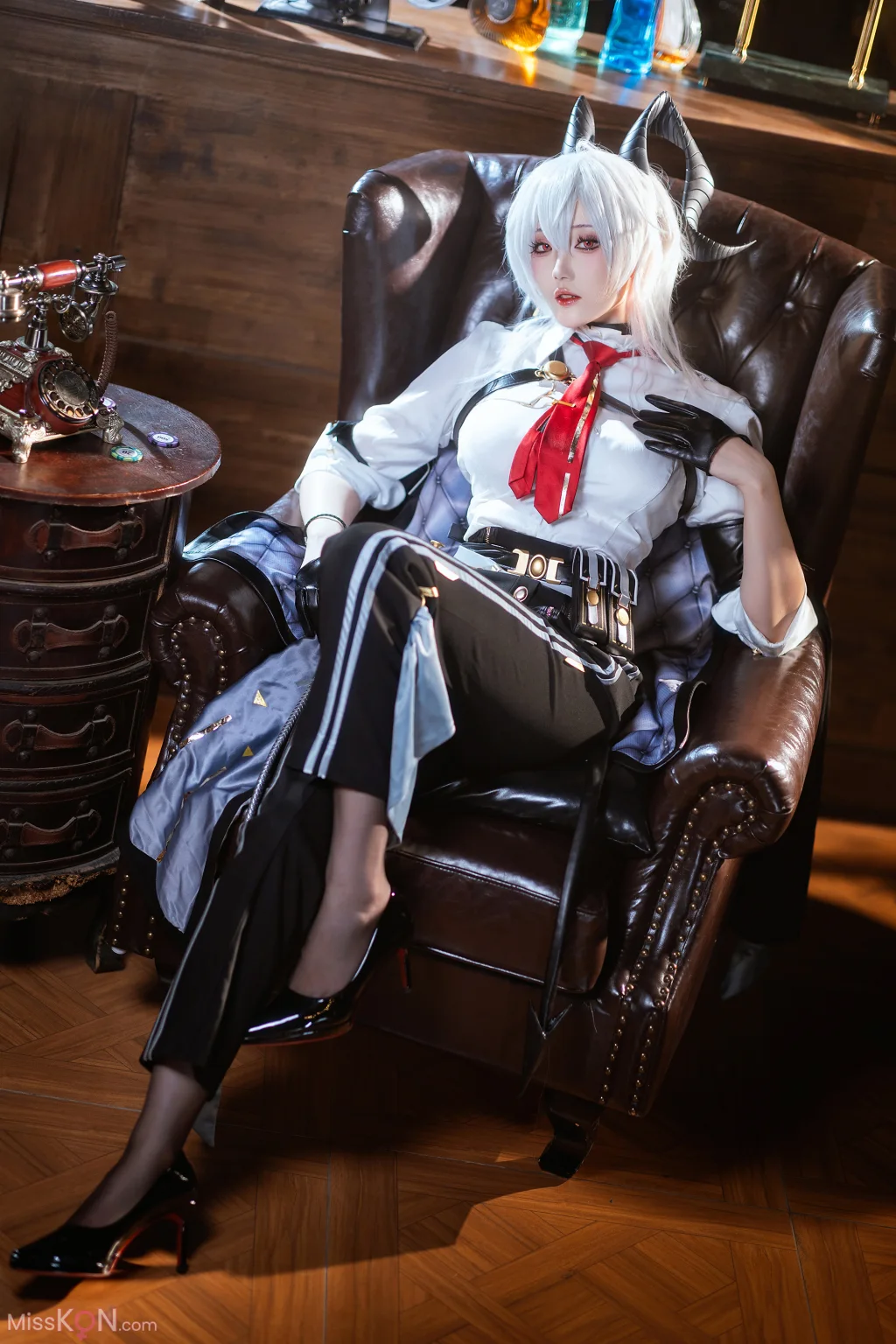 Coser@瓜希酱: 鸣潮 赞妮 (20 photos)