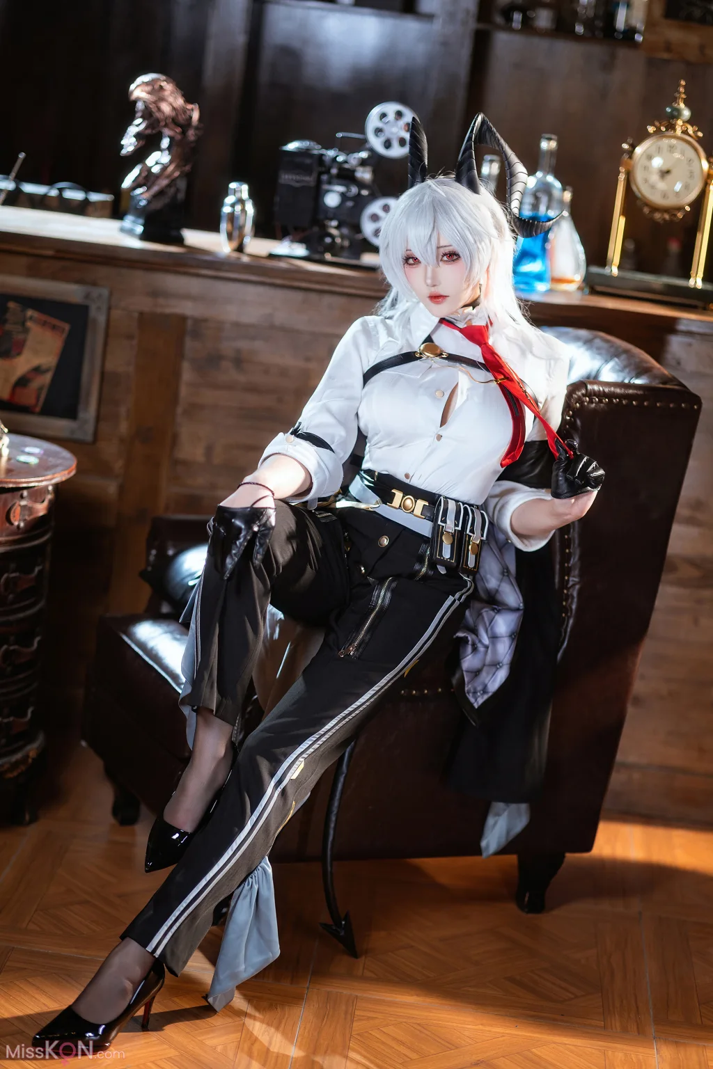 Coser@瓜希酱: 鸣潮 赞妮 (20 photos)