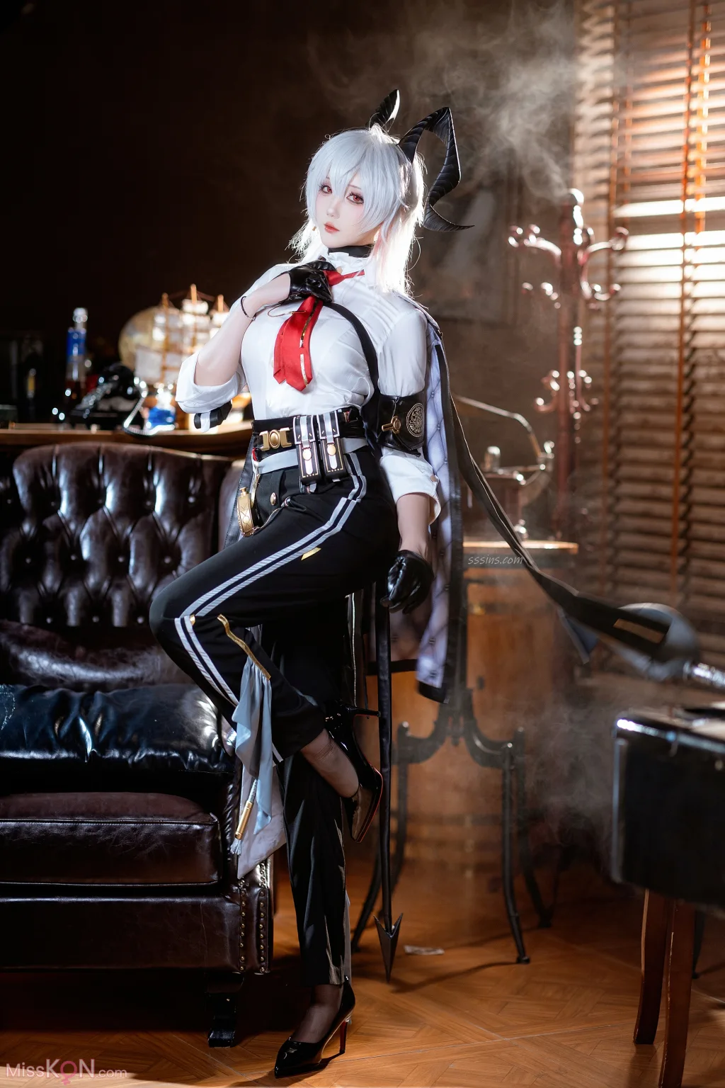 Coser@瓜希酱: 鸣潮 赞妮 (20 photos)