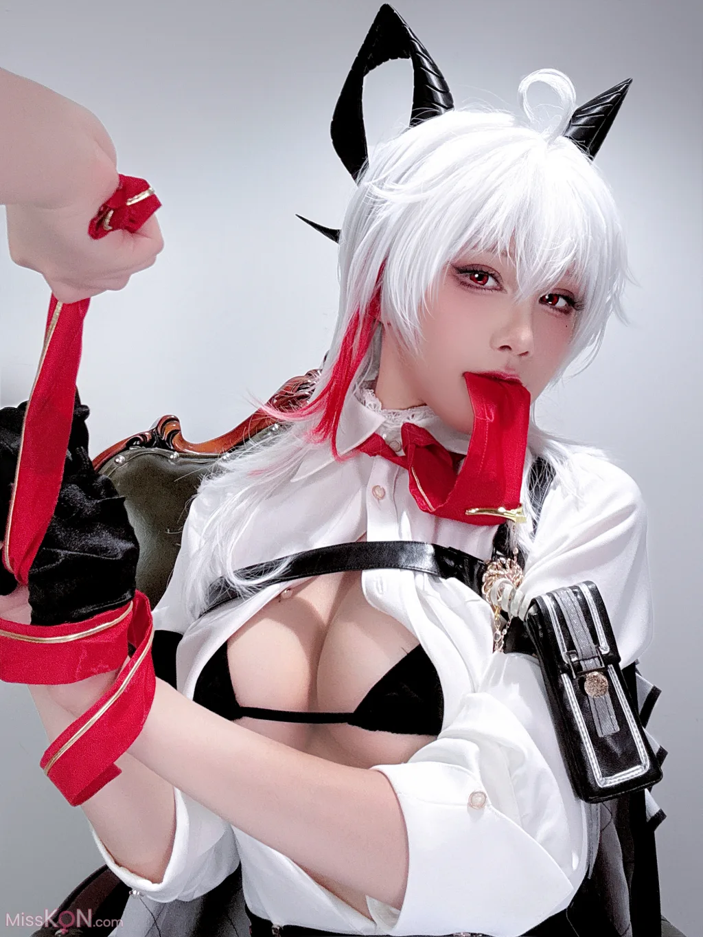 Coser@水淼Aqua: 贊妮 自拍 (30 photos)