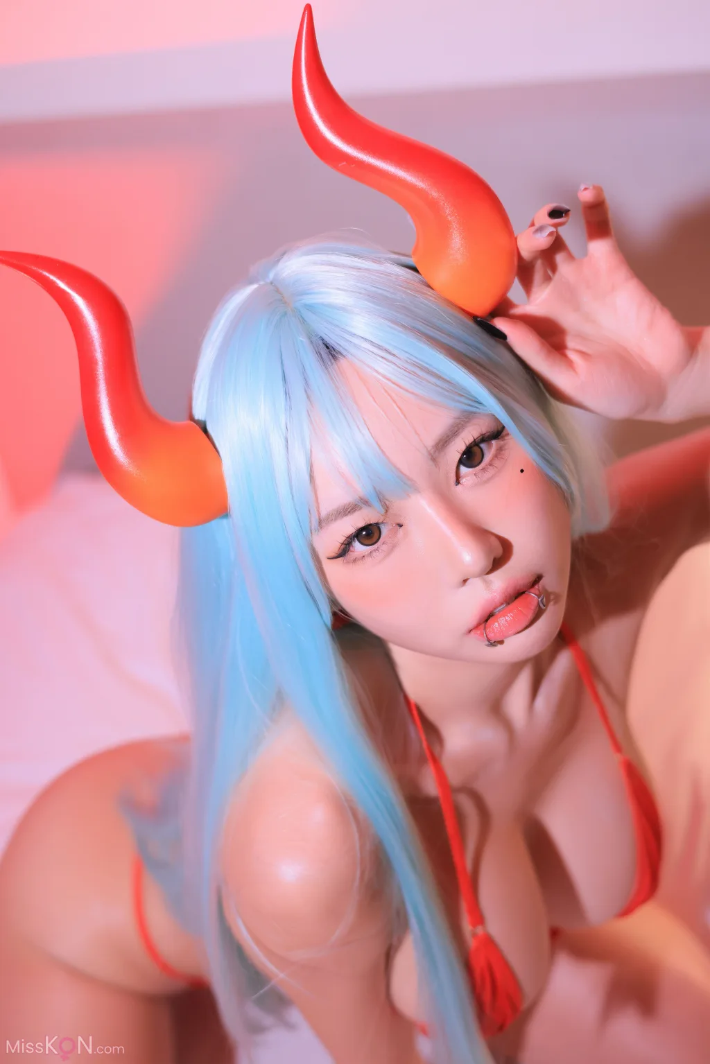 Dongeuran (동그란): Red Succubus (241 photos)