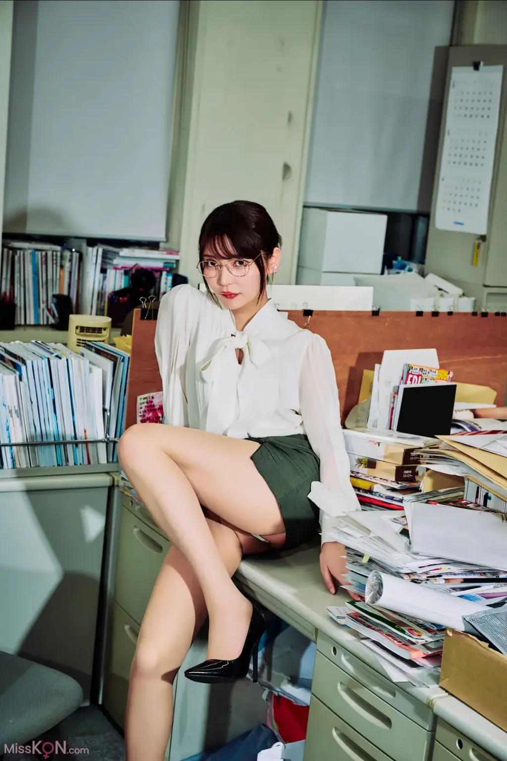 [JP] Nitori Sayaka (似鳥沙也加): FRIDAY GOLD A to Z Vol.9 (17 photos)