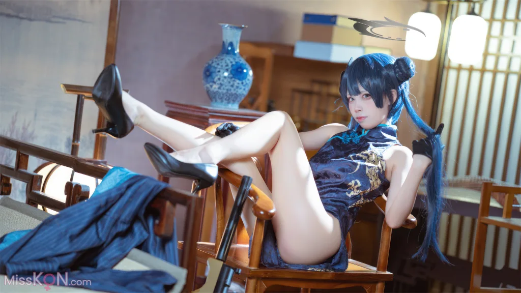 Coser@三無人型: 蔚蓝档案 龙华妃咲 旗袍 (42 photos)