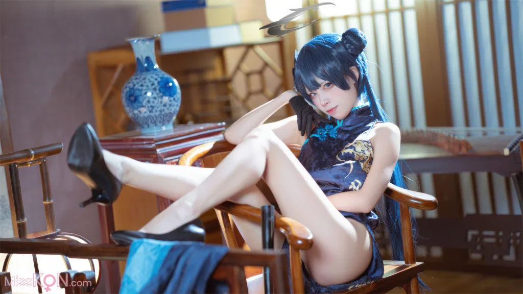 Coser@三無人型: 蔚蓝档案 龙华妃咲 旗袍 (42 photos)