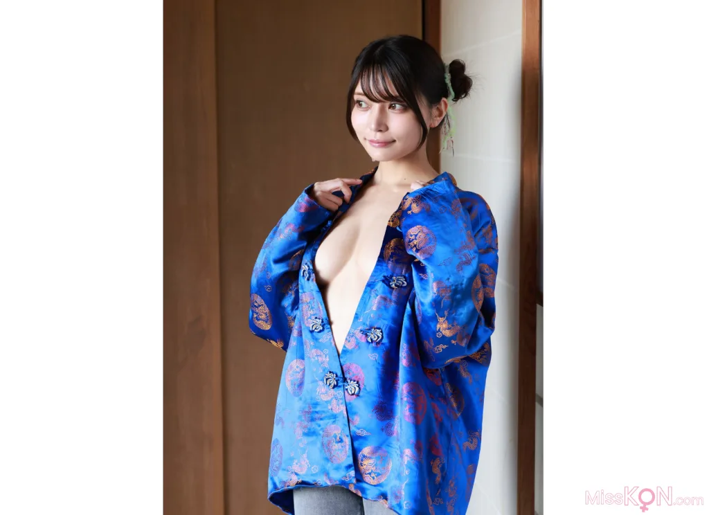 [JP] Nitori Sayaka (似鳥沙也加): 旬撮ガール Vol.4 振り向けばインスタ女王 (15 photos)
