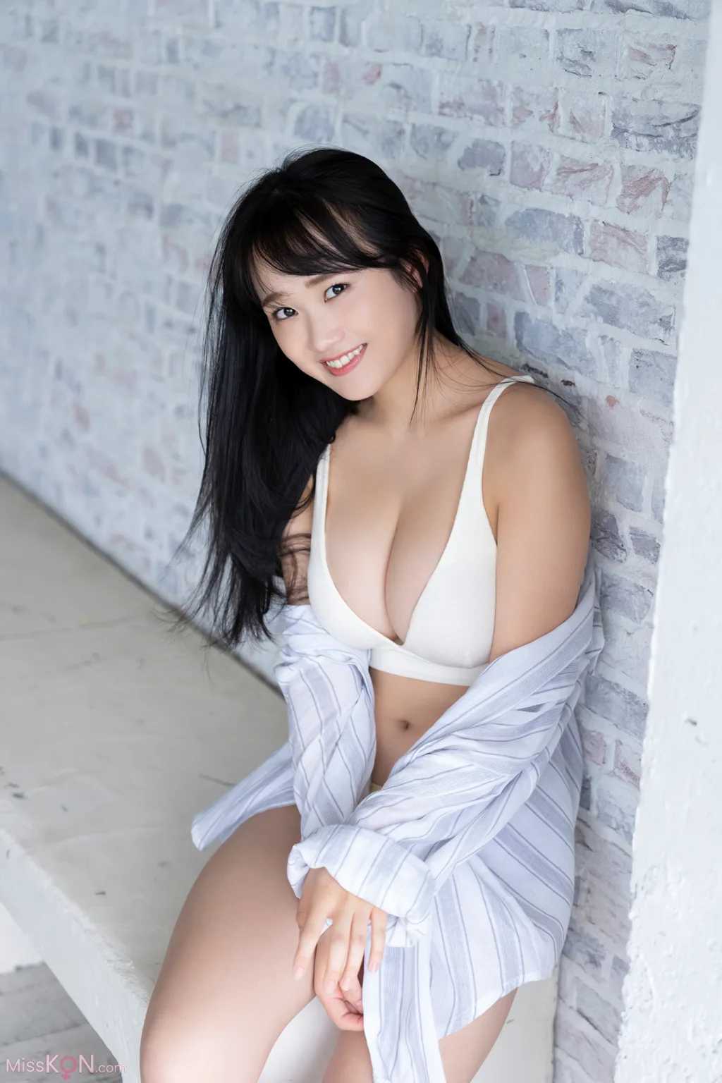 [JP] Riho Okumura (奥村梨穂): FRIDAY デジタル写真集 奇跡の神乳 Vol.1 (54 photos) – Page 3