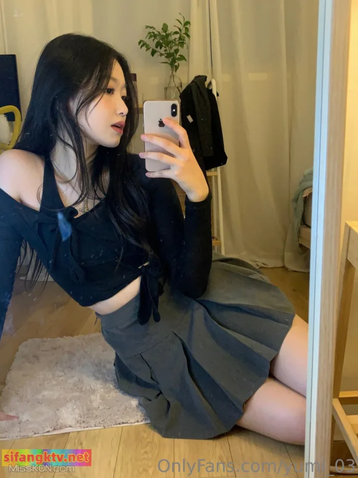 Yumi (유미): Hot Selfie Collection (184 photos + 41 videos)