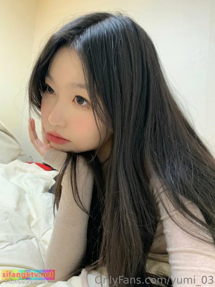 Yumi (유미): Hot Selfie Collection (184 photos + 41 videos)