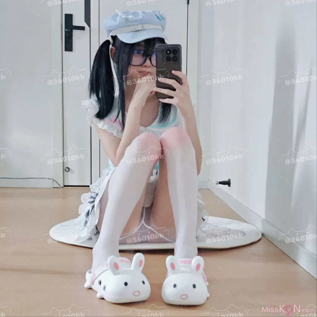 Coser@困困大王(36010kk): 嫩妹露脸 (31 photos + 83 videos)