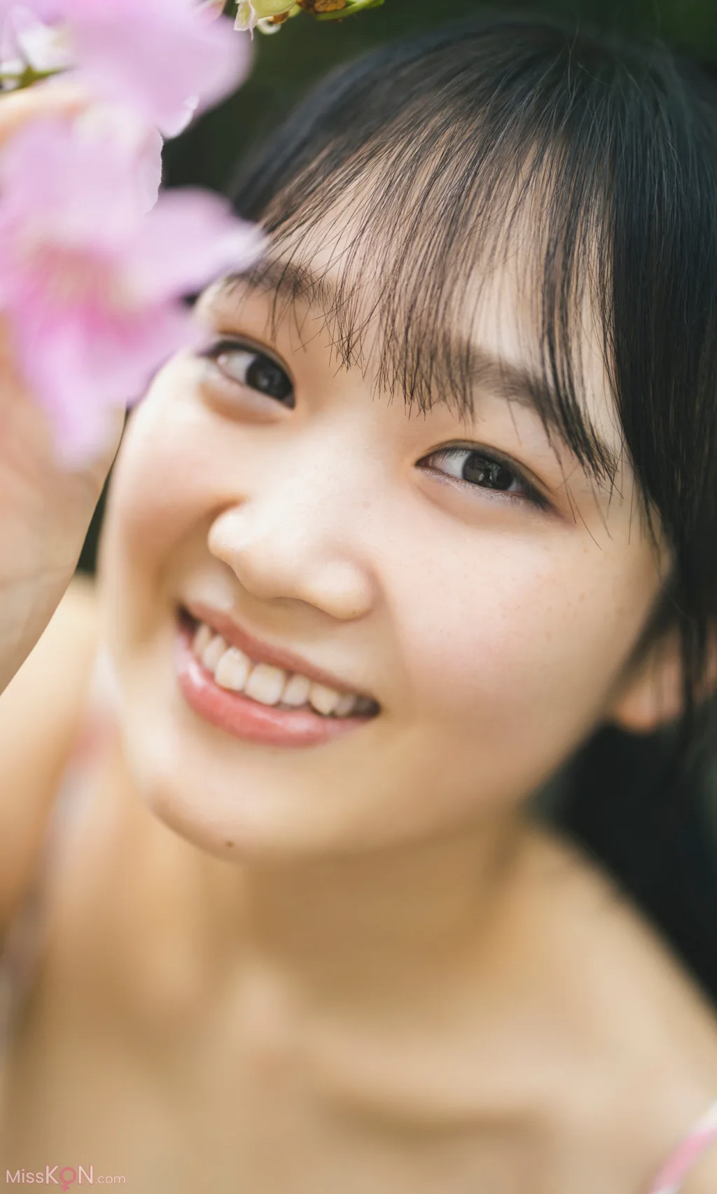 [JP] Riho Okumura (奥村梨穂): 『週プレ プラス！』アザーカット集 「飛び出せ！ぷるるん神ボディ!!～prologue～」 (41 photos)