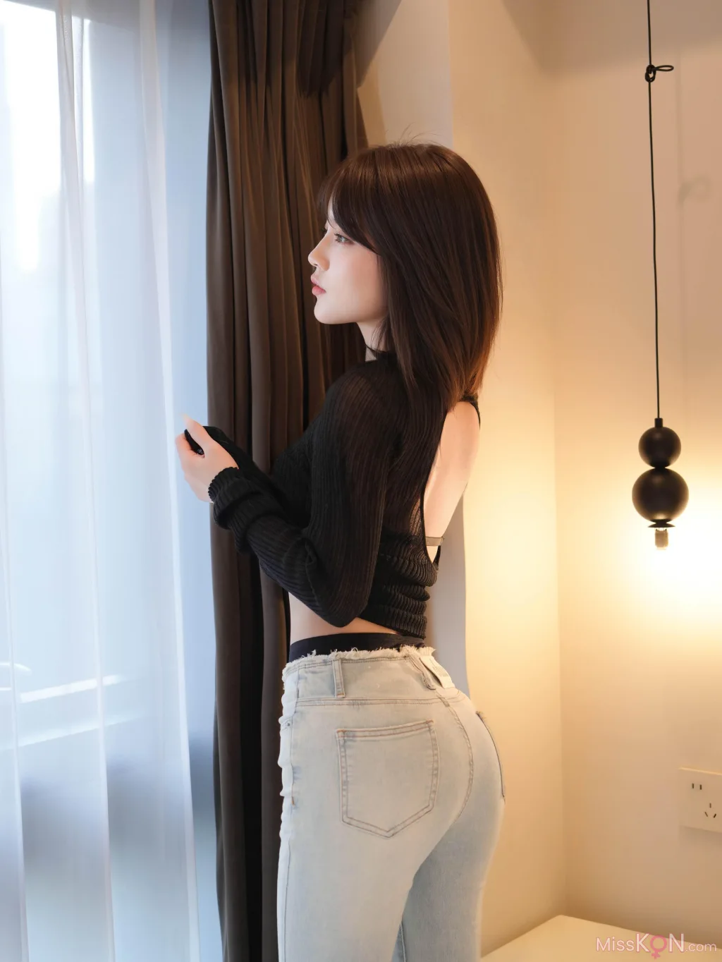 [XR Uncensored] 汁汁: R18 秀人网模特 牛仔裤下的虾线黑丝 (78 photos)