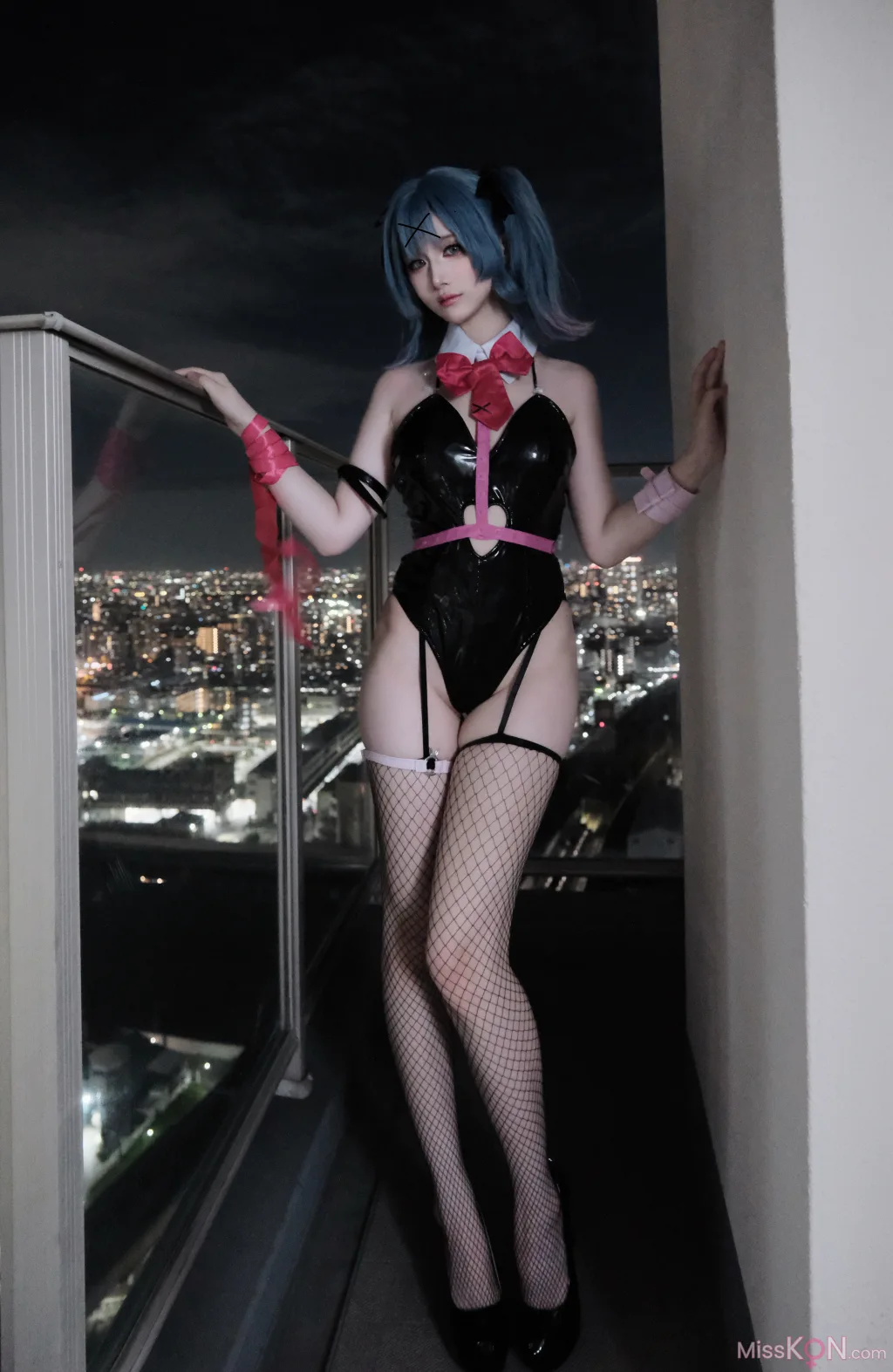 Coser@幼愛Youmeko: 初音未来兔子洞兔女郎 (28 photos)