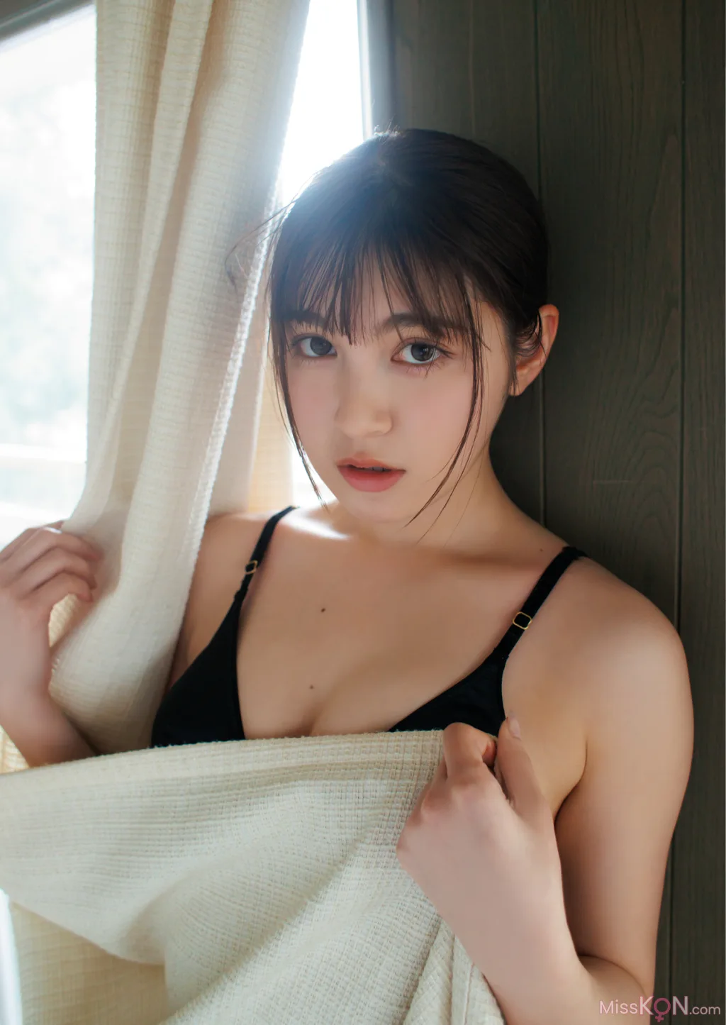 [JP] Yui Kojina (神志那結衣): 写真集 「神がかり的な」 (54 photos)