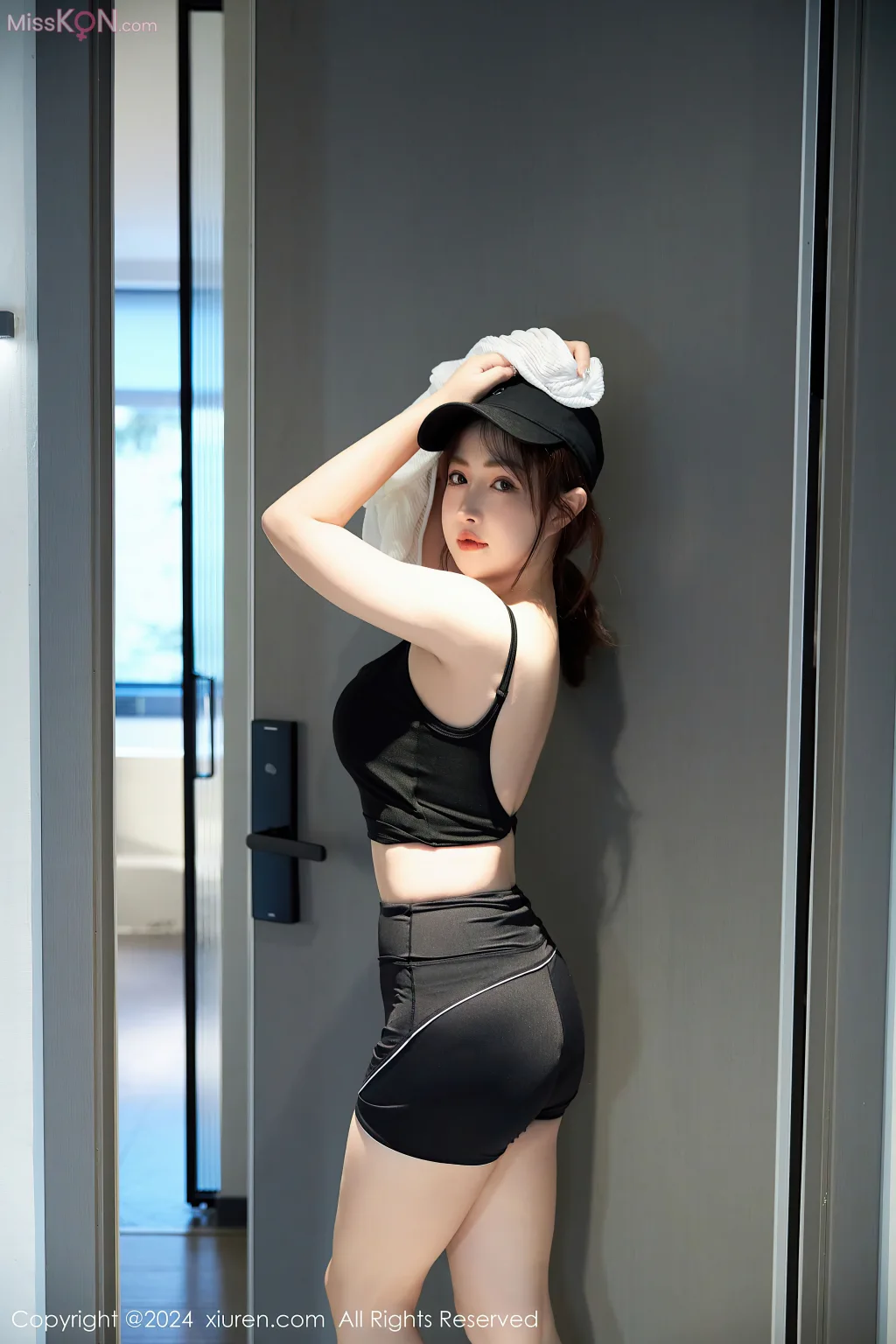 XIUREN No.9541 – 9555 (1056 photos)