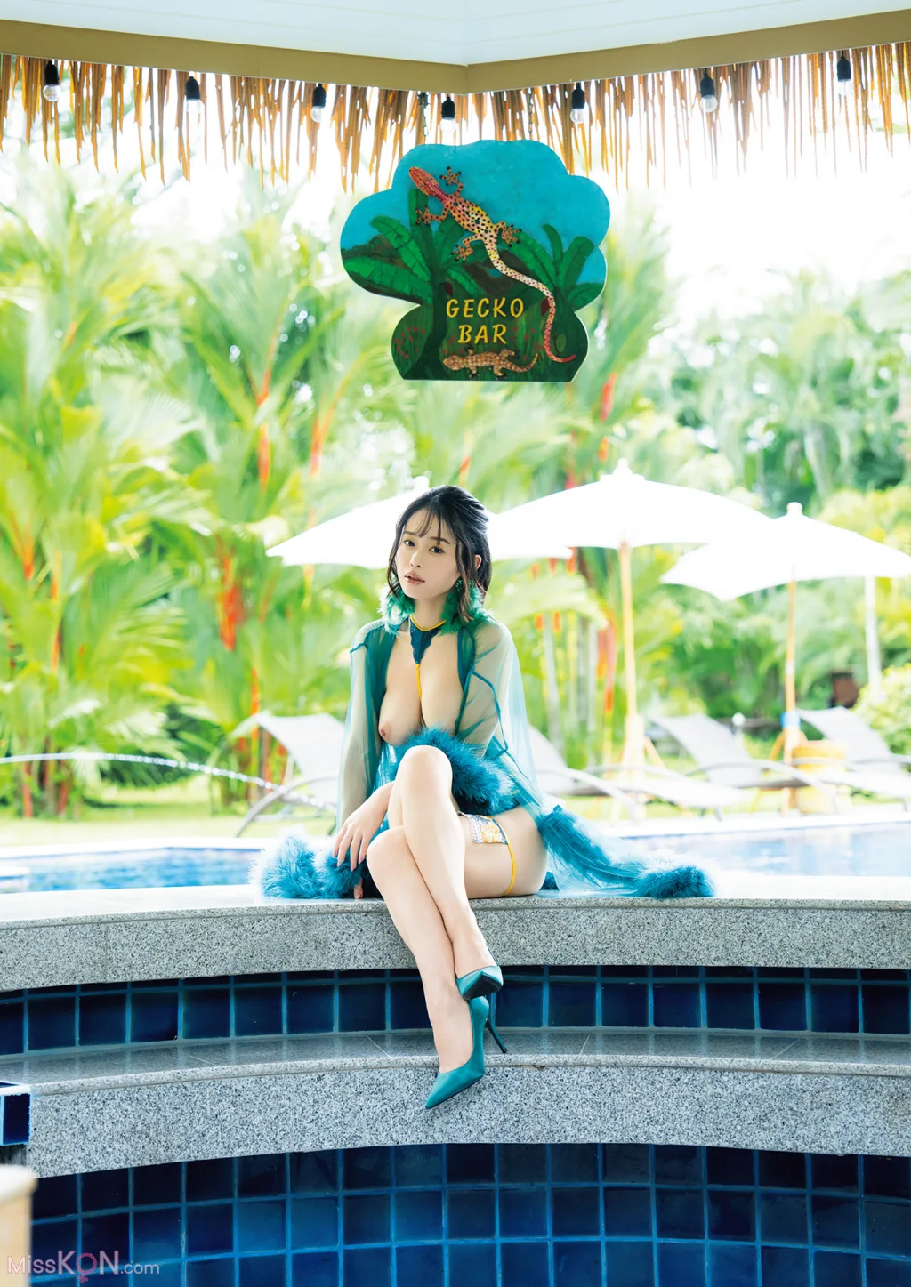 [JP] MINAMO: 写真集 愛の果実 (130 photos)