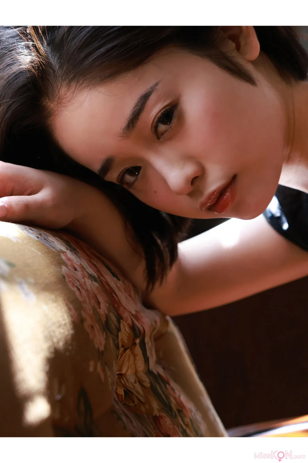[JP] MINAMO: 週刊ポストデジタル写真集 煌めきの波紋 (79 photos)