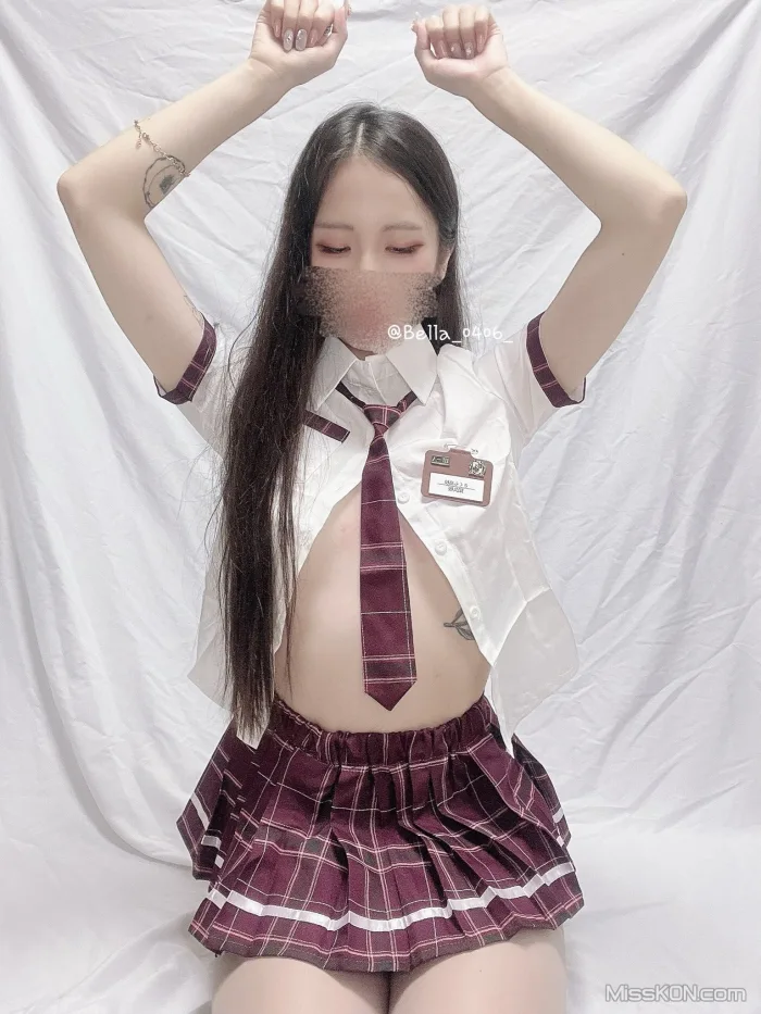Bella: 일일 촬영 (180 photos + 212 videos)