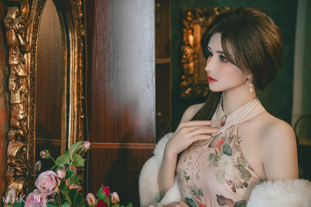 Coser@鹿八岁: 特工的堕落·前篇 (115 photos + 1 video)