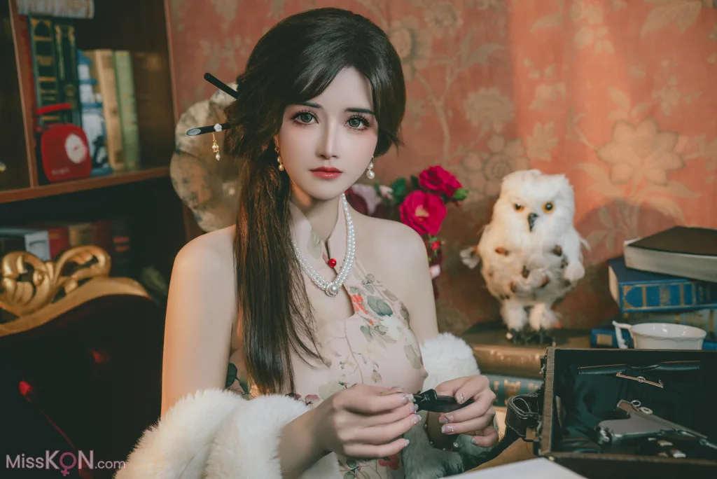 Coser@鹿八岁: 特工的堕落·前篇 (115 photos + 1 video)