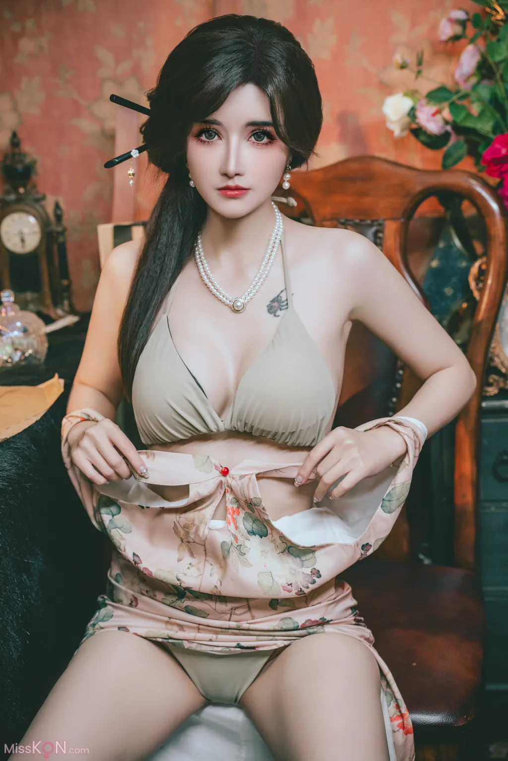 Coser@鹿八岁: 特工的堕落·前篇 (115 photos + 1 video)