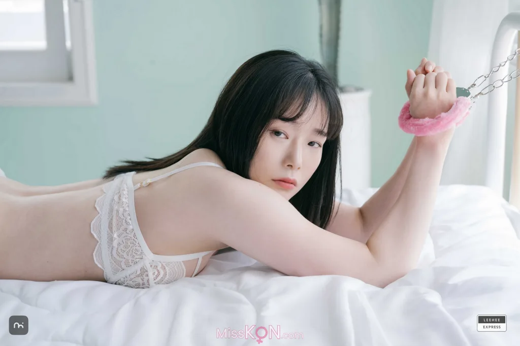 [LE] LEBE-181A: Sir.Bean (피아) (49 photos)