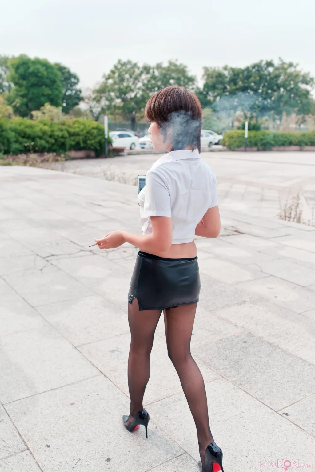 [精选街拍作品] MJ-004: 萌宝儿皮裙黑丝 (196 photos + 3 videos)