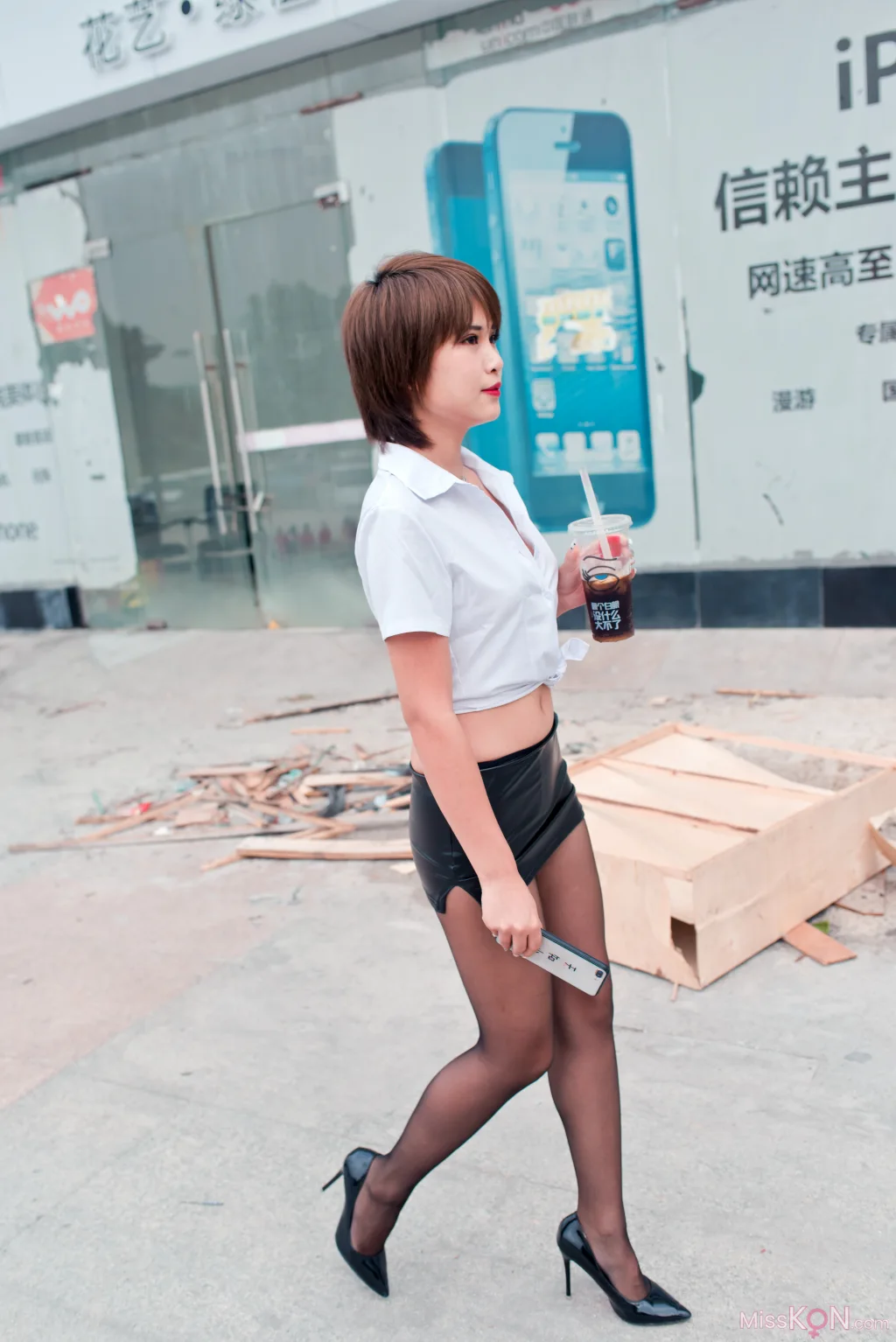 [精选街拍作品] MJ-004: 萌宝儿皮裙黑丝 (196 photos + 3 videos)