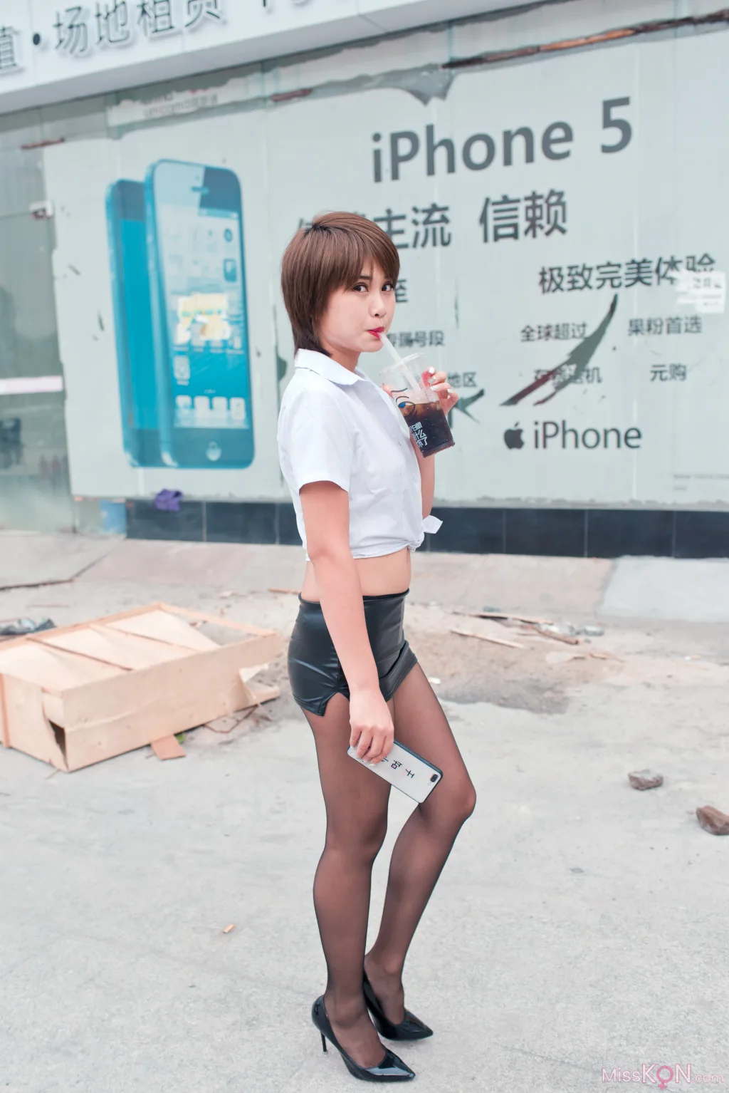 [精选街拍作品] MJ-004: 萌宝儿皮裙黑丝 (196 photos + 3 videos)