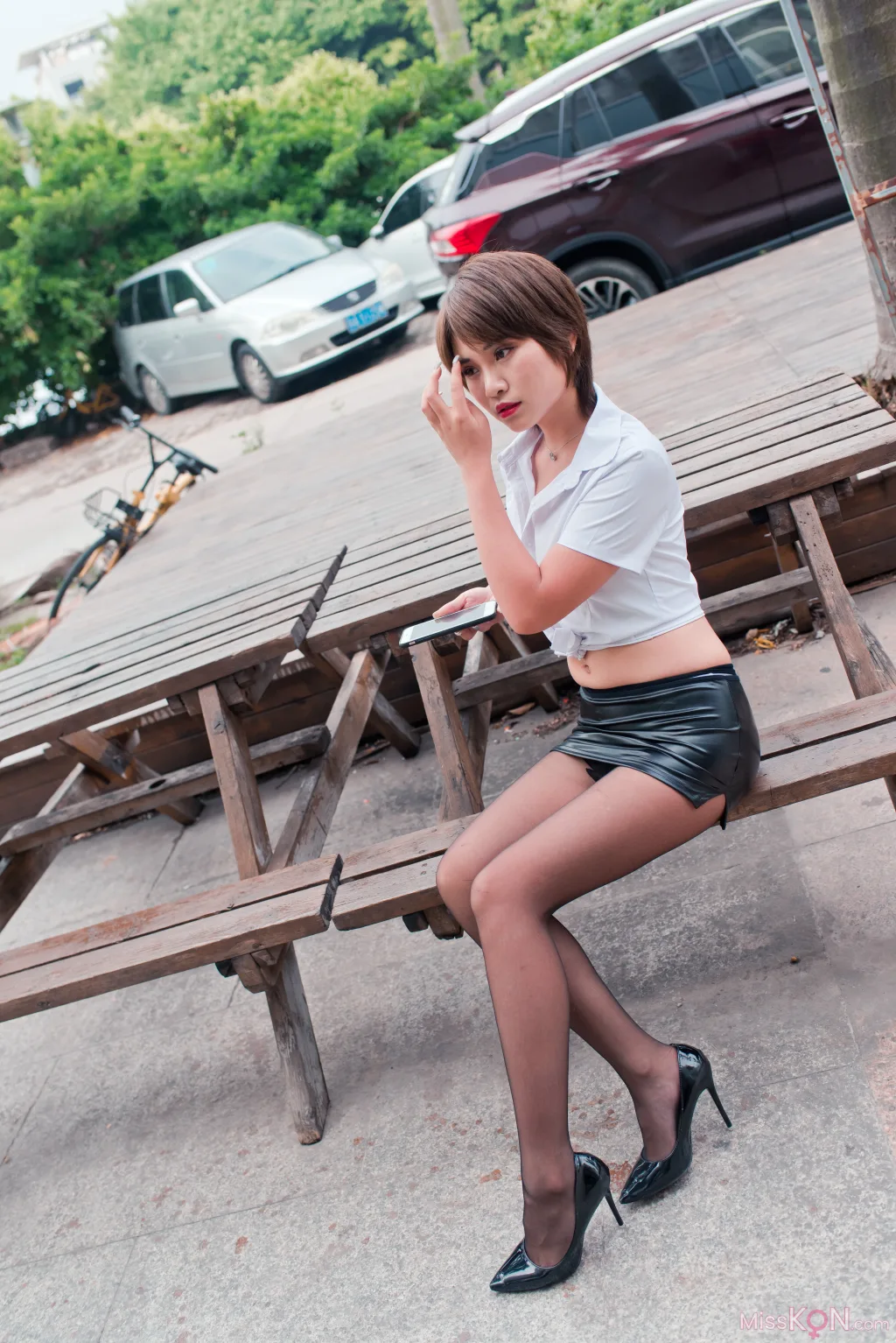 [精选街拍作品] MJ-004: 萌宝儿皮裙黑丝 (196 photos + 3 videos)