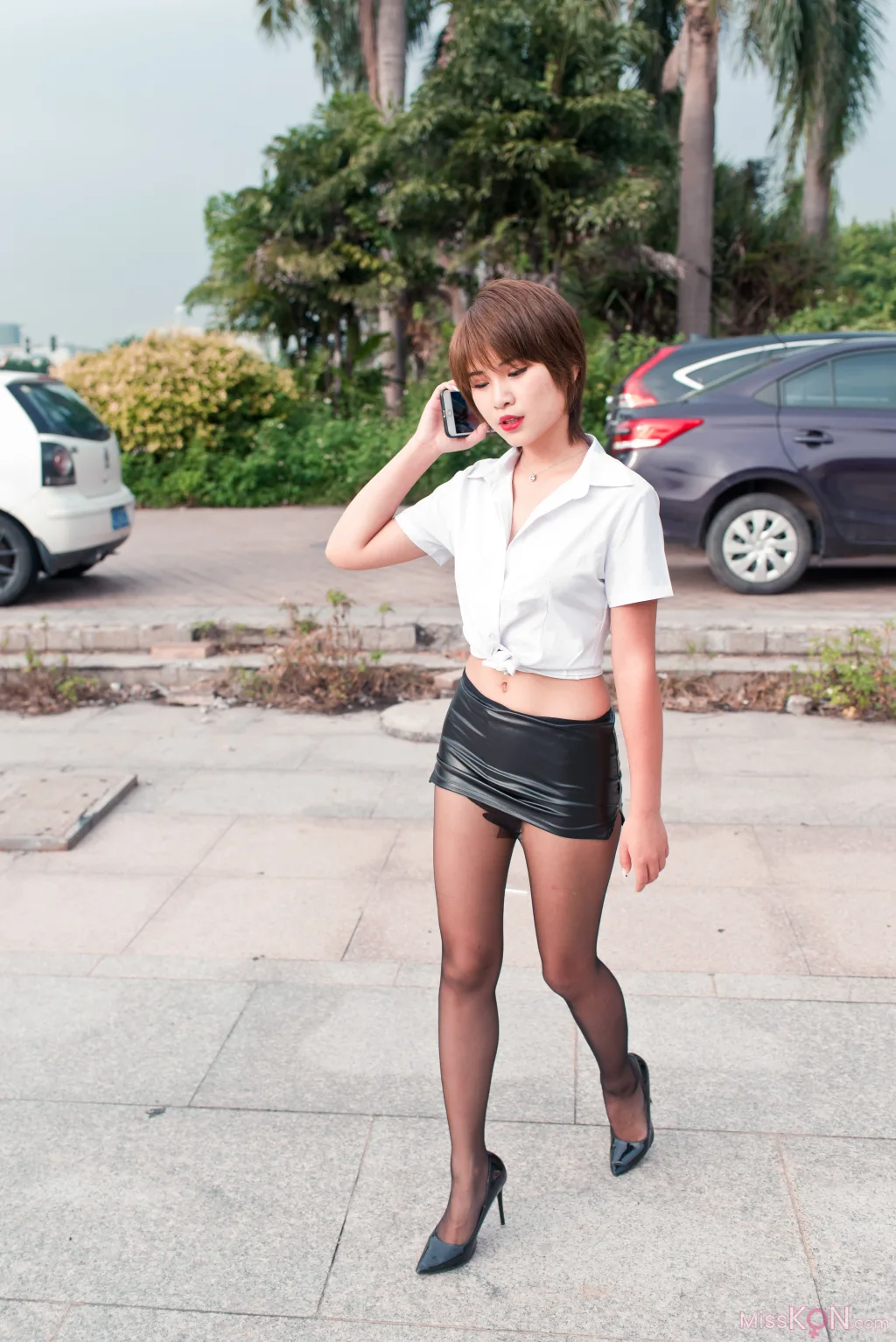 [精选街拍作品] MJ-004: 萌宝儿皮裙黑丝 (196 photos + 3 videos)
